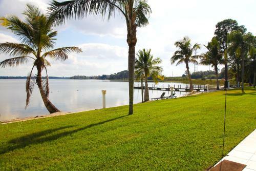 Posada Lake Grassy Inn & Suites