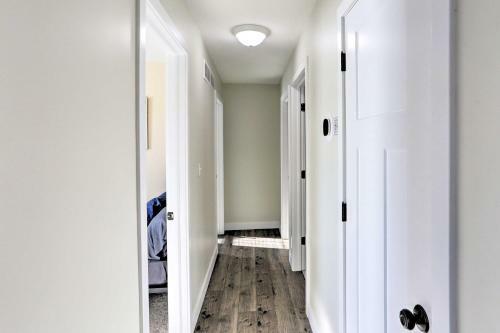 Family-friendly Abode, 3 Mi To Lake Adrian!