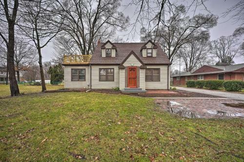 Lovely Benton Harbor Home With 2 Private Decks!