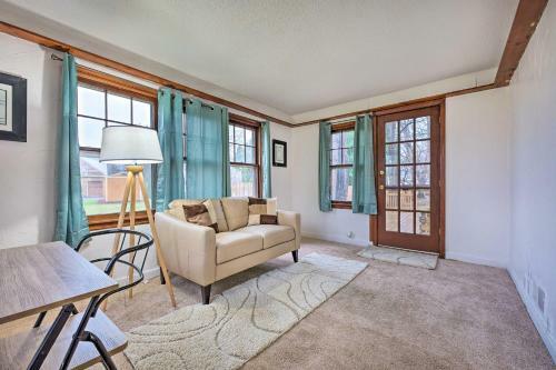 Lovely Benton Harbor Home With 2 Private Decks!