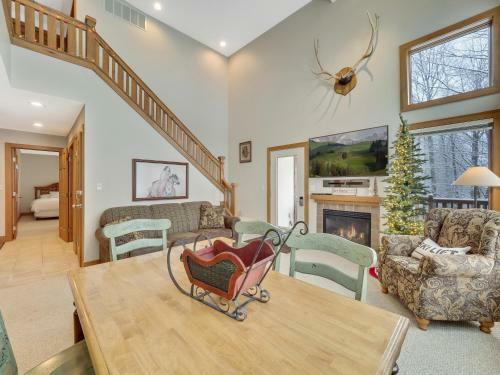 692 Disciples Village Condo