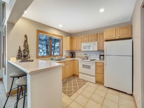 692 Disciples Village Condo