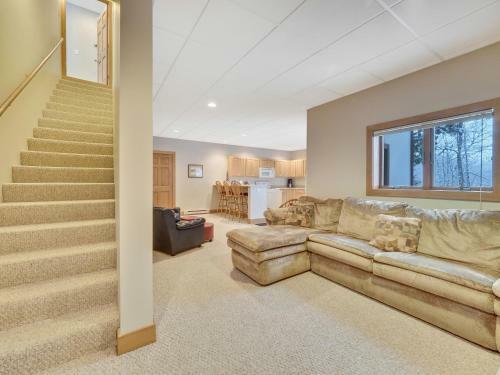 692 Disciples Village Condo