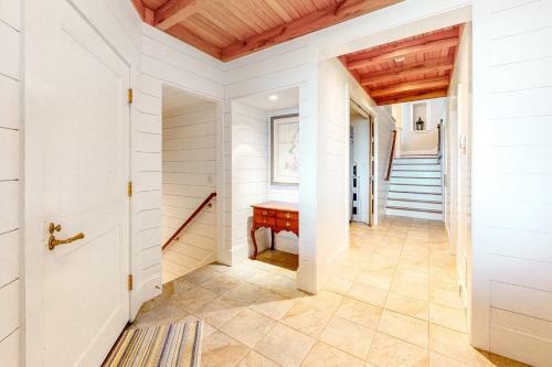 Beautiful Beachfront Five Bedroom Home
