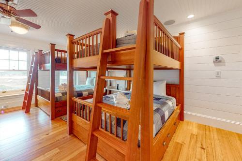 Beautiful Beachfront Five Bedroom Home