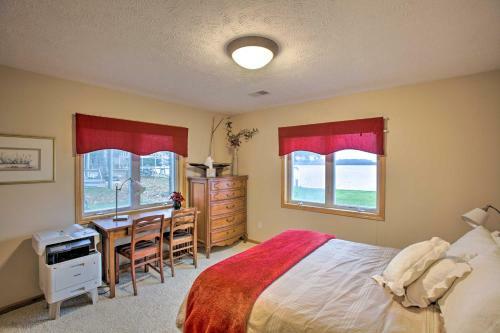 Waterfront Lake Mitchell Home With Sunset Views
