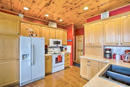 Waterfront Lake Mitchell Home With Sunset Views