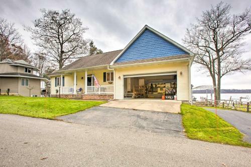Waterfront Lake Mitchell Home With Sunset Views