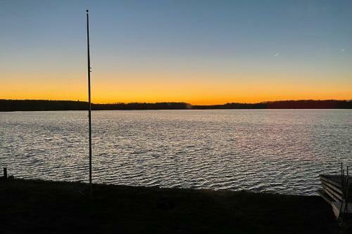 Waterfront Lake Mitchell Home With Sunset Views