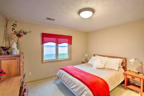 Waterfront Lake Mitchell Home With Sunset Views