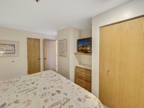 111 Edgewater Inn