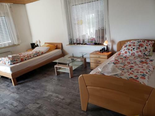 Hostal Abendsonne Ferienh�user K�nigsbronn