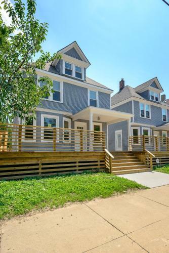 Kercheval Avenue Apartments