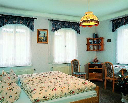 Hostal Pension Schr�gers