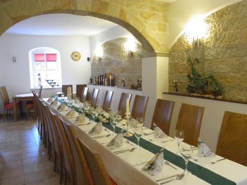 Hostal Pension Schr�gers