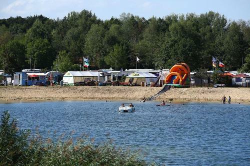 Schlafstrandkorb Mit Seeblick Am Kransburger See