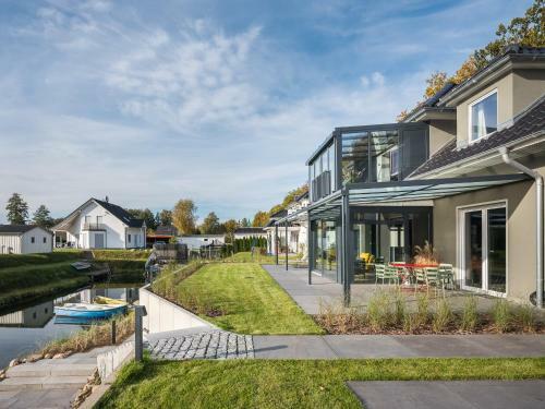 Apartamento Luxus Fewo 112m� Direkt Am Wasser Inkl. Boot