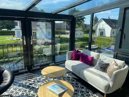Apartamento Luxus Fewo 112m� Direkt Am Wasser Inkl. Boot