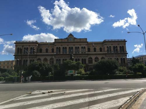 Central Station Apartments Holidays