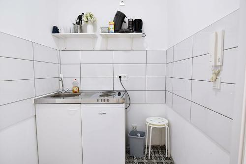 City Apartment K�ln, Messenah