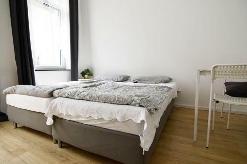 City Apartment K�ln, Messenah
