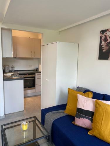 Tiny Modern Apartment Central Cologne