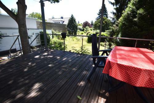 Zeitwohnen Im Sch�nem Haus Mit Gro�er Terrasse In K�ln-rath