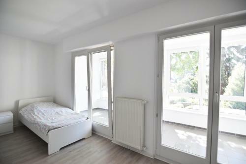 Zeitwohnen Im Sch�nem Haus Mit Gro�er Terrasse In K�ln-rath