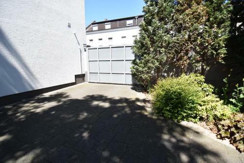 Zeitwohnen Im Sch�nem Haus Mit Gro�er Terrasse In K�ln-rath