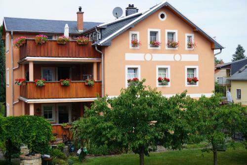 Apartamento Ferienwohnung Am Dorfplatz