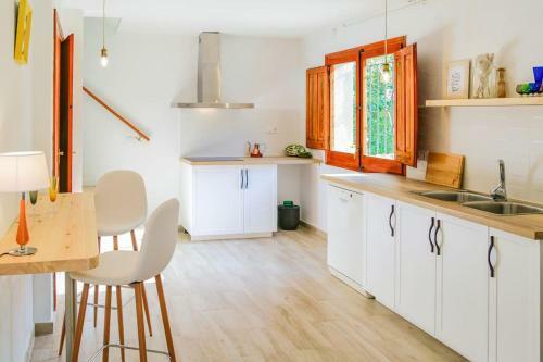 Can Matret, Casa Amb Jard� En Un Entorn Rural