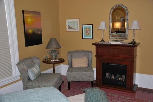 Legacy House Bed And Breakfast
