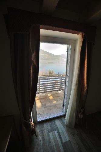 Hostal Happy Days Sul Lago