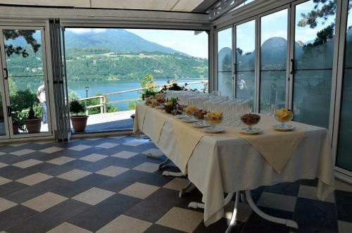 Hostal Happy Days Sul Lago