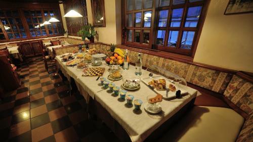 Hostal Happy Days Sul Lago