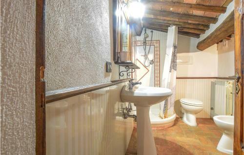 Beautiful Apartment In Piancastagnaio With 3 Bedrooms