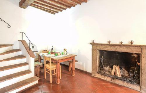 Beautiful Apartment In Piancastagnaio With 3 Bedrooms