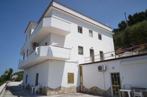 Hostal Residence Arcobaleno
