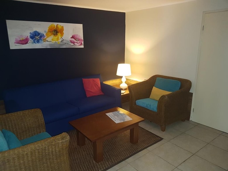 White Beach Apartments Palm Beach