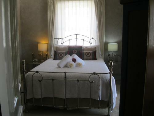Hostal Heritage Guesthouse