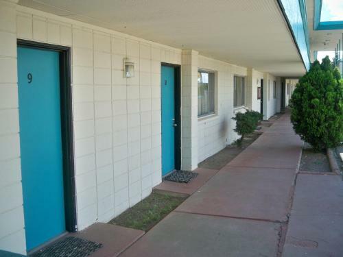 Desert Skies Motel