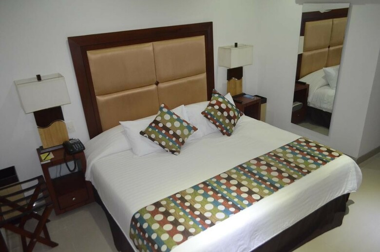 Hotel Stanford Plaza