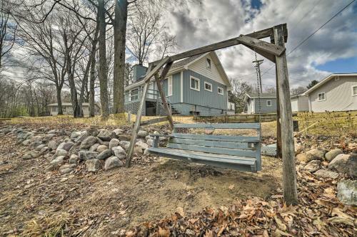 Charming Lakefront Home With Fire Pit And Yard!