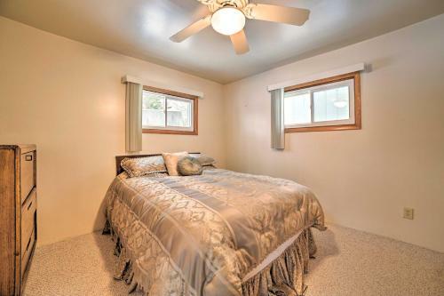 Charming Lakefront Home With Fire Pit And Yard!