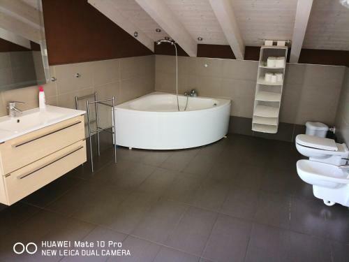 Hostal Nuovo Laghetto Del Frassino