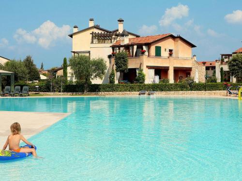 Comfortable Apartment With View On Swimming Pool