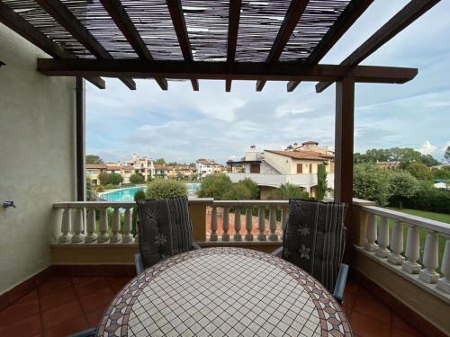 Comfortable Apartment With View On Swimming Pool