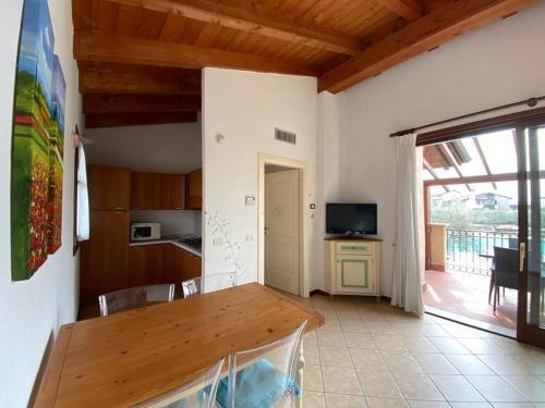 Comfortable Apartment With View On Swimming Pool