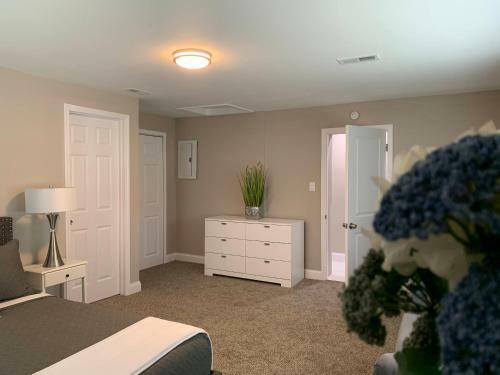 Elegant & Spacious 3/2 Gem In Harper Woods