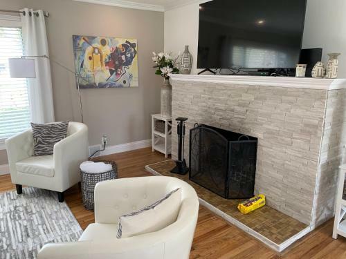 Elegant & Spacious 3/2 Gem In Harper Woods